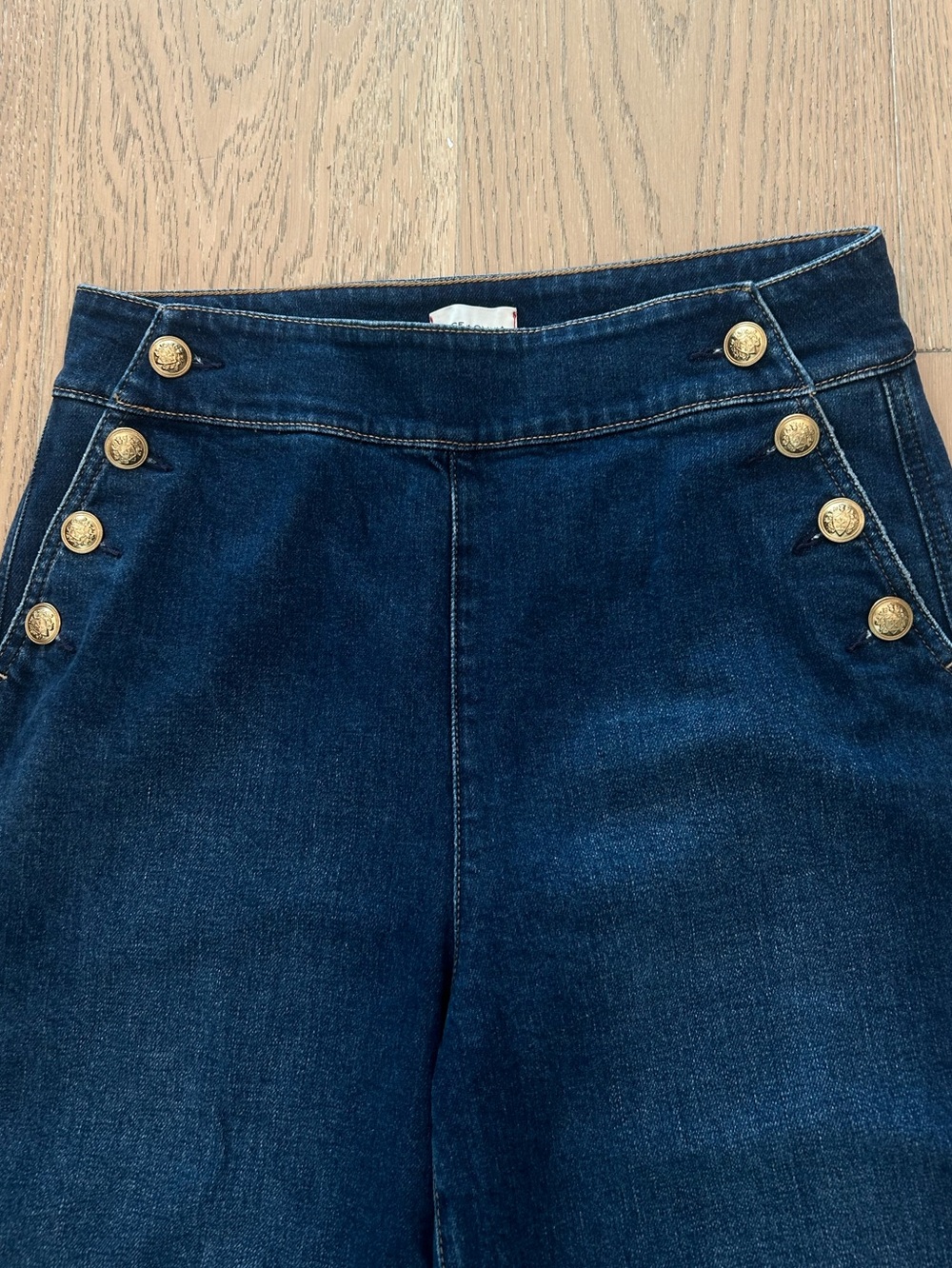 Alice + Olivia Narin High-Waist Wide-Leg Jeans with Gold Buttons - Picture 6 of 8